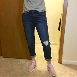 Levi’s distressed Boyfriend Jeans size 29